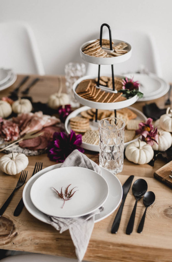 light-moody-thanksgiving-table