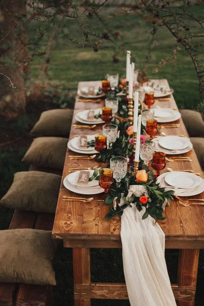 rustic-wedding-thanksgiving-table