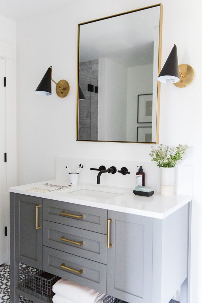selecting bathroom lighting