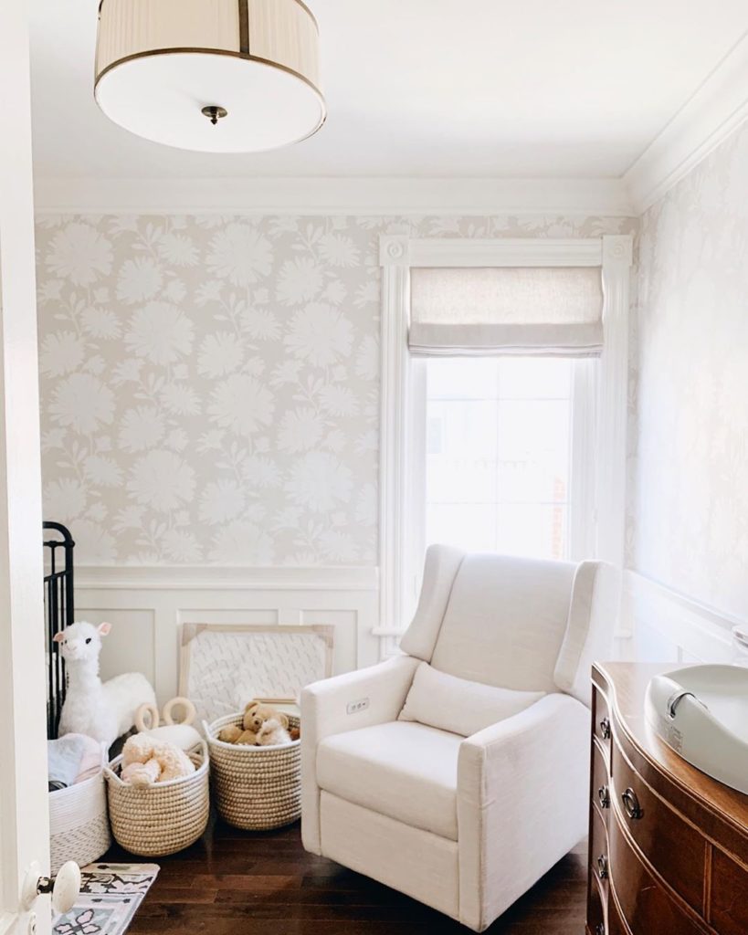 sweet-feminine-nursery-design