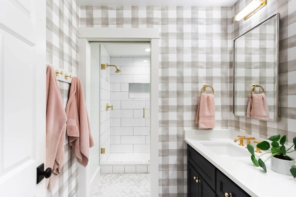 tween girls' shared bathroom